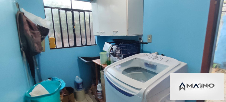 Imagem Casa com 4 Quartos à Venda, 366 m² em Santos Dumont - Cascavel