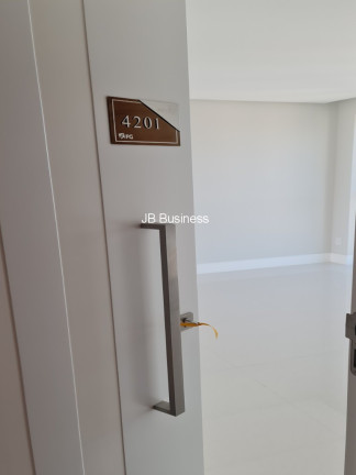 Imagem Imóvel com 3 Quartos à Venda, 139 m² em Centro - Balneário Camboriú