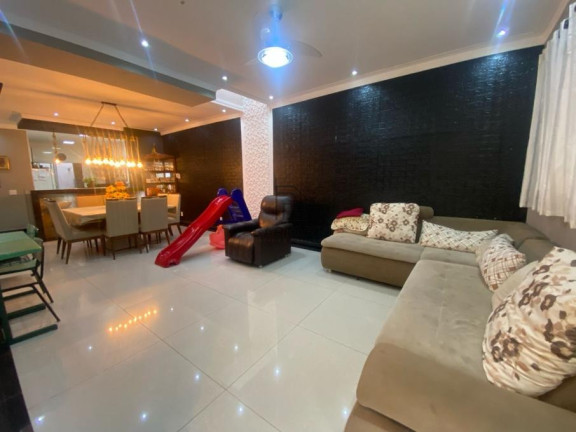 Casa com 5 Quartos à Venda, 255 m² em Jardim Esmeralda - Araras