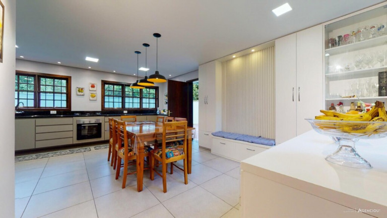 Imagem Imóvel com 3 Quartos à Venda, 327 m² em Ipanema - Porto Alegre Imagem Imóvel com 3 Quartos à Venda, 327 m² em Ipanema - Porto Alegre