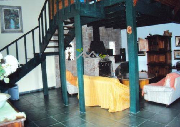 Imagem Casa com 5 Quartos à Venda, 360 m² em Vila Capivari - Campos Do Jordão Imagem Casa com 5 Quartos à Venda, 360 m² em Vila Capivari - Campos Do Jordão