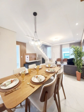 Imagem Sobrado com 3 Quartos à Venda, 153 m² em Camobi - Santa Maria