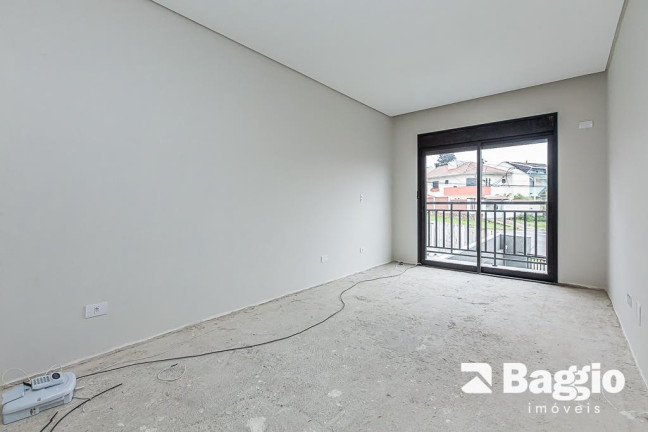 Imagem Sobrado com 3 Quartos à Venda, 129 m² em Uberaba - Curitiba