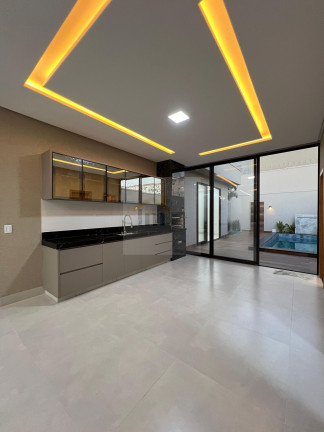 Imagem Casa com 3 Quartos à Venda, 180 m² em Moinho Dos Ventos - Goiânia Imagem Casa com 3 Quartos à Venda, 180 m² em Moinho Dos Ventos - Goiânia