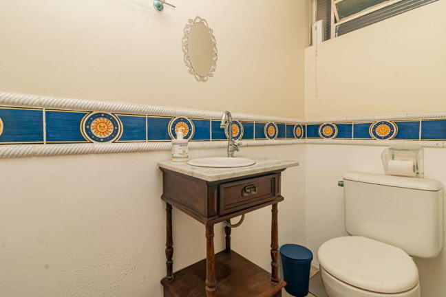 Imagem Imóvel com 2 Quartos à Venda, em Petrópolis - Porto Alegre Imagem Imóvel com 2 Quartos à Venda, em Petrópolis - Porto Alegre