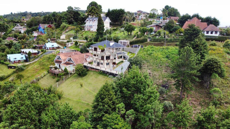 Imagem Casa com 4 Quartos à Venda, 240 m² em Vila Natal - Campos Do Jordão Imagem Casa com 4 Quartos à Venda, 240 m² em Vila Natal - Campos Do Jordão