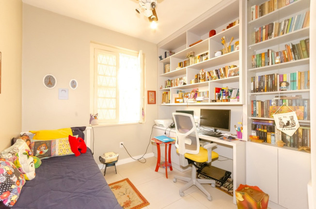 Imagem Casa com 4 Quartos à Venda, 332 m² em Petrópolis - Porto Alegre Imagem Casa com 4 Quartos à Venda, 332 m² em Petrópolis - Porto Alegre