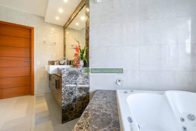 Imagem Casa com 4 Quartos à Venda, 538 m² em Campo Comprido - Curitiba