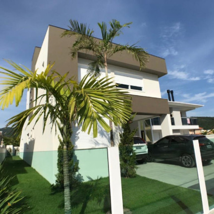 Imagem Casa com 5 Quartos à Venda, 470 m² em Palmas - Governador Celso Ramos Imagem Casa com 5 Quartos à Venda, 470 m² em Palmas - Governador Celso Ramos