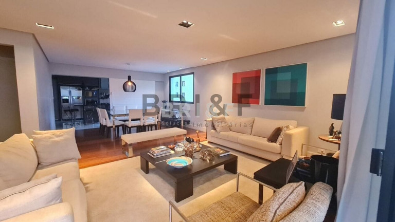 Apartamento com 3 Quartos para Alugar, 240 m² em Campo Belo - São Paulo