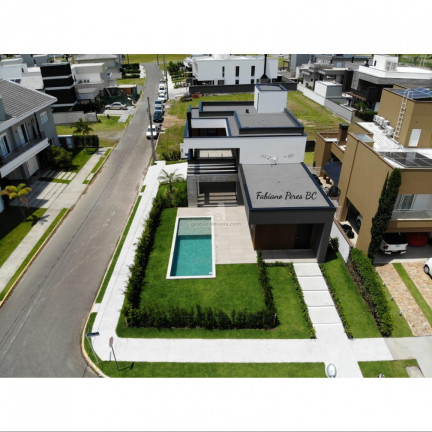 Imagem Casa com 4 Quartos à Venda, 286 m² em Santa Regina - Camboriú