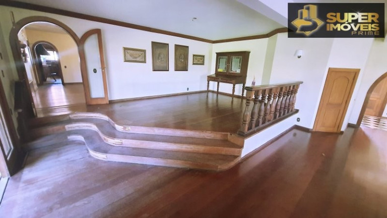 Imagem Casa com 5 Quartos à Venda, 2.200 m² em Centro - Pelotas
