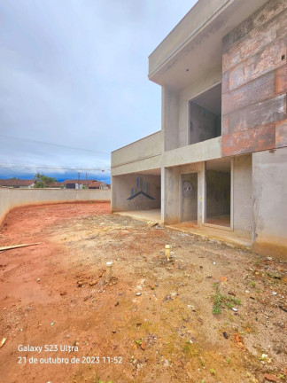 Sobrado com 3 Quartos à Venda, 122 m² em Morro Do Meio - Joinville
