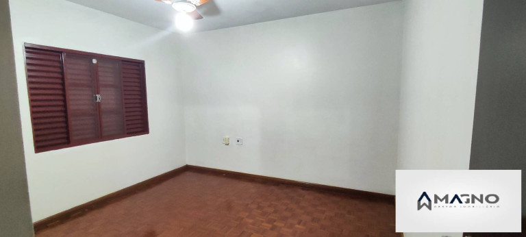 Imagem Casa com 3 Quartos à Venda, 131 m² em Coqueiral - Cascavel