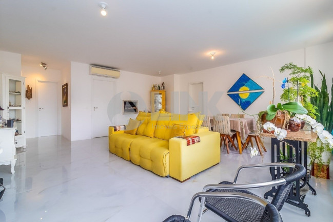 Imagem Apartamento com 3 Quartos à Venda, 122 m² em Petrópolis - Porto Alegre Imagem Apartamento com 3 Quartos à Venda, 122 m² em Petrópolis - Porto Alegre