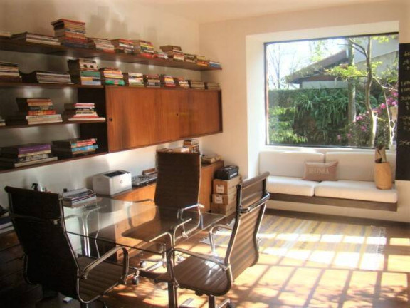 Imagem Casa com 5 Quartos à Venda, 300 m² em Pacaembu - São Paulo Imagem Casa com 5 Quartos à Venda, 300 m² em Pacaembu - São Paulo