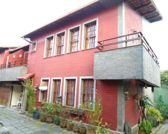 Imagem Casa com 3 Quartos à Venda, 157 m² em Alto - Teresópolis Imagem Casa com 3 Quartos à Venda, 157 m² em Alto - Teresópolis