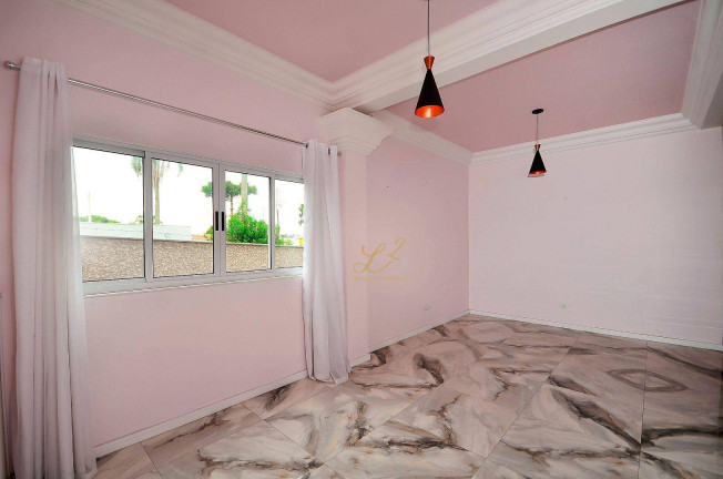 Imagem Casa com 6 Quartos à Venda, 450 m² em Bacacheri - Curitiba Imagem Casa com 6 Quartos à Venda, 450 m² em Bacacheri - Curitiba