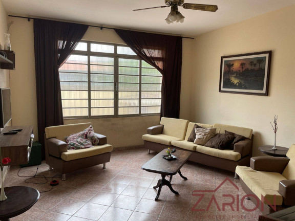 Casa com 3 Quartos para Alugar, 218 m² em Centro - Taubaté