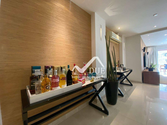 Imagem Apartamento com 3 Quartos à Venda, 227 m² em Embaré - Santos Imagem Apartamento com 3 Quartos à Venda, 227 m² em Embaré - Santos