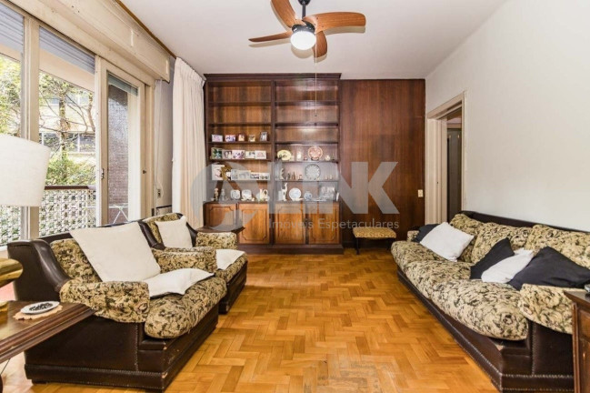 Imagem Apartamento com 3 Quartos à Venda, 190 m² em Rio Branco - Porto Alegre Imagem Apartamento com 3 Quartos à Venda, 190 m² em Rio Branco - Porto Alegre