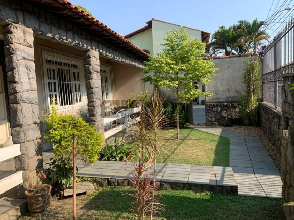 Imagem Casa com 8 Quartos à Venda, em Barreira Cravo - Volta Redonda Imagem Casa com 8 Quartos à Venda, em Barreira Cravo - Volta Redonda