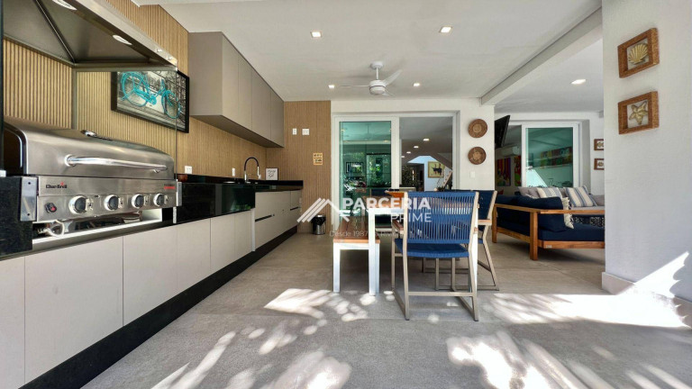 Imagem Casa com 6 Quartos à Venda, 380 m² em Riviera Módulo 21 - Bertioga Imagem Casa com 6 Quartos à Venda, 380 m² em Riviera Módulo 21 - Bertioga