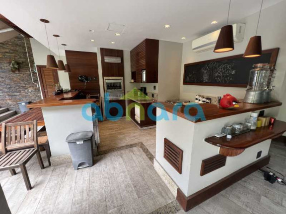 Imagem Casa com 5 Quartos à Venda, 800 m² em Botafogo - Rio De Janeiro Imagem Casa com 5 Quartos à Venda, 800 m² em Botafogo - Rio De Janeiro