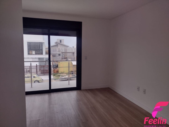 Imagem Casa com 3 Quartos à Venda, 156 m² em Campeche - Florianópolis Imagem Casa com 3 Quartos à Venda, 156 m² em Campeche - Florianópolis
