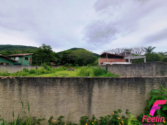 Imagem Terreno à Venda, 833 m² em Rio Tavares - Florianópolis Imagem Terreno à Venda, 833 m² em Rio Tavares - Florianópolis