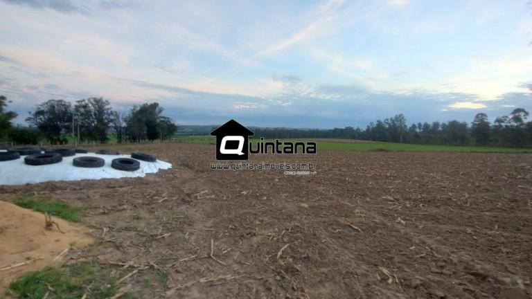 Imagem Imóvel com 3 Quartos à Venda, 660.000 m² em Fragata - Pelotas Imagem Imóvel com 3 Quartos à Venda, 660.000 m² em Fragata - Pelotas