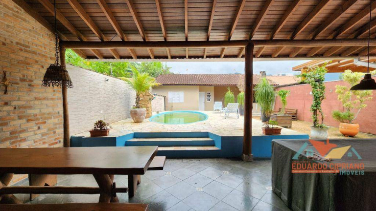 Imagem Casa com 4 Quartos à Venda, 239 m² em Massaguaçu - Caraguatatuba