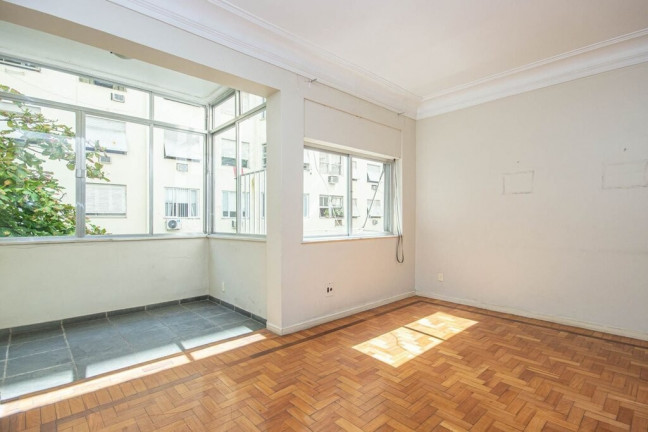 Imagem Imóvel com 2 Quartos à Venda, 124 m² em Copacabana - Rio De Janeiro Imagem Imóvel com 2 Quartos à Venda, 124 m² em Copacabana - Rio De Janeiro