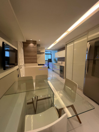 Imagem Imóvel com 3 Quartos à Venda, 140 m² em Icaraí - Niterói Imagem Imóvel com 3 Quartos à Venda, 140 m² em Icaraí - Niterói