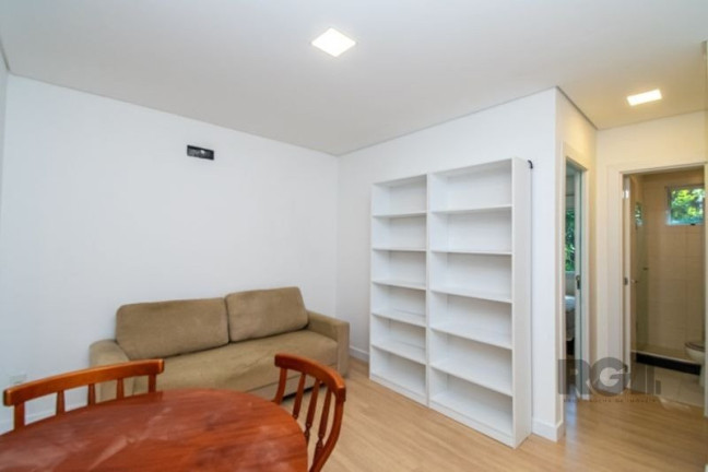 Imagem Apartamento com 1 Quarto para Alugar, 40 m² em Centro Histórico - Porto Alegre Imagem Apartamento com 1 Quarto para Alugar, 40 m² em Centro Histórico - Porto Alegre