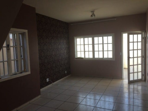 Sobrado com 3 Quartos à Venda,  em Residencial Novo Horizonte - Taubaté