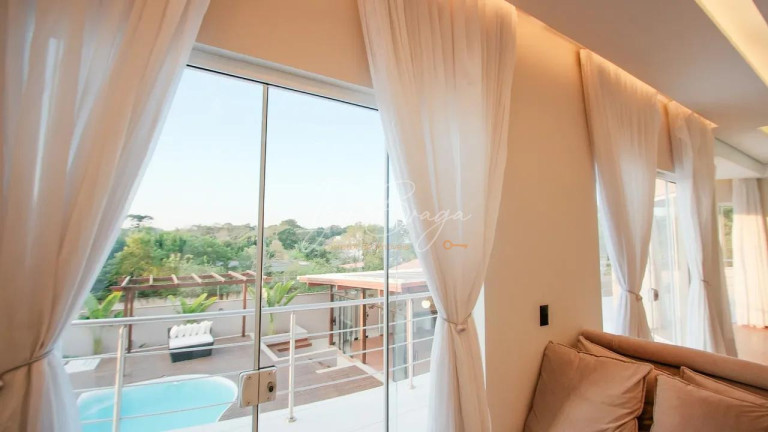 Imagem Casa com 3 Quartos à Venda, 363 m² em Butiatuvinha - Curitiba