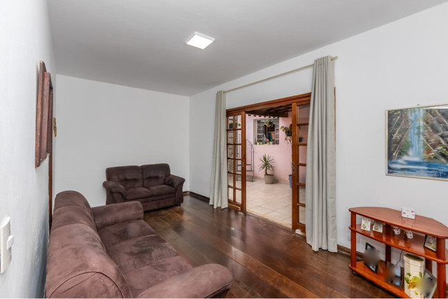 Imagem Casa com 5 Quartos à Venda, 230 m² em Vila Marari - São Paulo Imagem Casa com 5 Quartos à Venda, 230 m² em Vila Marari - São Paulo