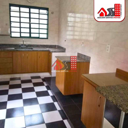 Casa com 3 Quartos à Venda, 191 m² em Parque Dos Eucaliptos - Pirassununga