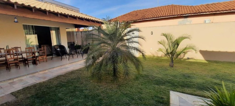 Imagem Casa com 3 Quartos à Venda, 200 m² em Centro - Guararapes Imagem Casa com 3 Quartos à Venda, 200 m² em Centro - Guararapes