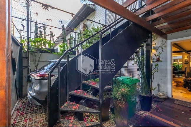Imagem Casa com 3 Quartos à Venda, 200 m² em Vila Nova Conceição - São Paulo Imagem Casa com 3 Quartos à Venda, 200 m² em Vila Nova Conceição - São Paulo