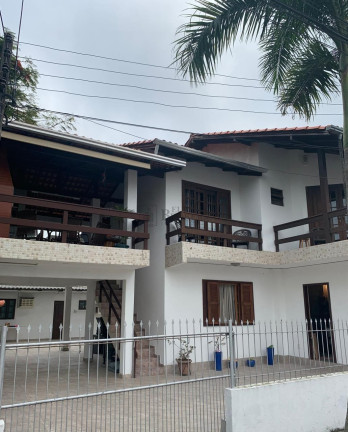 Imagem Casa com 8 Quartos à Venda, 280 m² em Nações - Balneário Camboriú Imagem Casa com 8 Quartos à Venda, 280 m² em Nações - Balneário Camboriú