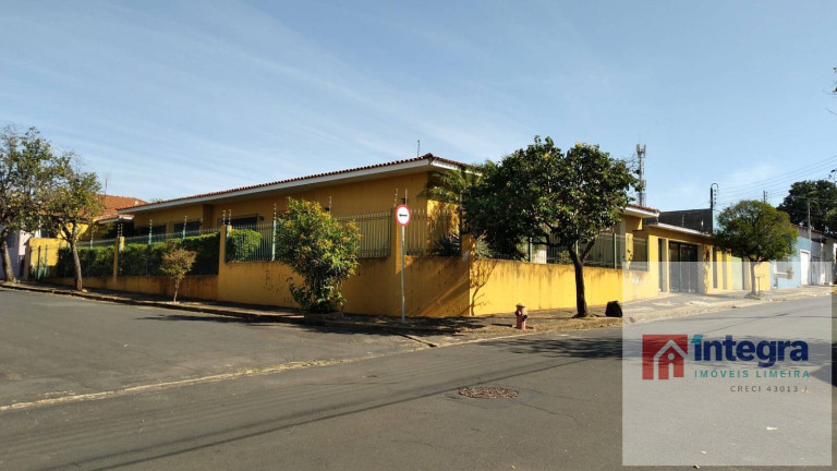 Imagem Casa com 4 Quartos à Venda, 400 m² em Vila Cristóvam - Limeira Imagem Casa com 4 Quartos à Venda, 400 m² em Vila Cristóvam - Limeira