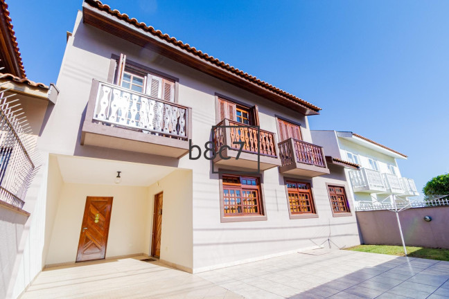 Imagem Casa com 3 Quartos à Venda, 129 m² em Santo Inácio - Curitiba Imagem Casa com 3 Quartos à Venda, 129 m² em Santo Inácio - Curitiba