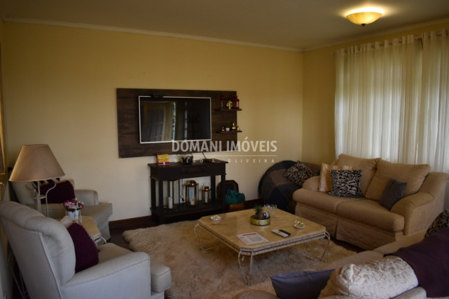 Imagem Casa com 4 Quartos à Venda, 226 m² em Região Do Alto Do Capivari - Campos Do Jordão Imagem Casa com 4 Quartos à Venda, 226 m² em Região Do Alto Do Capivari - Campos Do Jordão