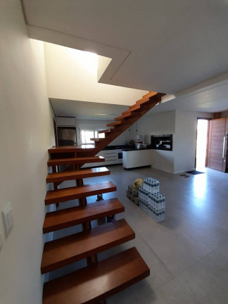 Imagem Casa com 3 Quartos à Venda, 126 m² em Bombas - Bombinhas Imagem Casa com 3 Quartos à Venda, 126 m² em Bombas - Bombinhas