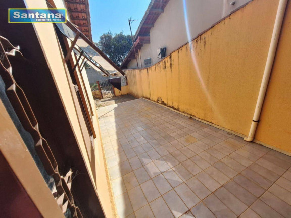 Imagem Casa com 3 Quartos à Venda, 160 m² em Bandeirantes - Caldas Novas