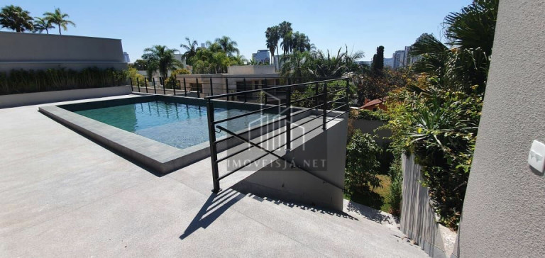 Imagem Casa com 5 Quartos à Venda, 1.057 m² em Alphaville Residencial Um - Barueri Imagem Casa com 5 Quartos à Venda, 1.057 m² em Alphaville Residencial Um - Barueri
