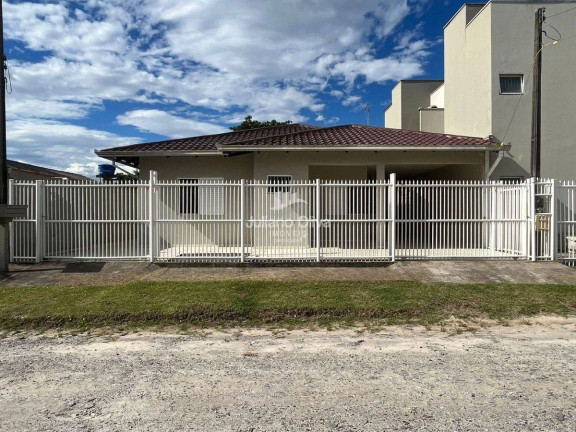 Casa com 3 Quartos à Venda, 122 m² em Barra Do Sai - Itapoá