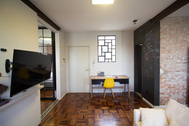Imagem Imóvel com 1 Quarto à Venda, em Centro Histórico - Porto Alegre Imagem Imóvel com 1 Quarto à Venda, em Centro Histórico - Porto Alegre